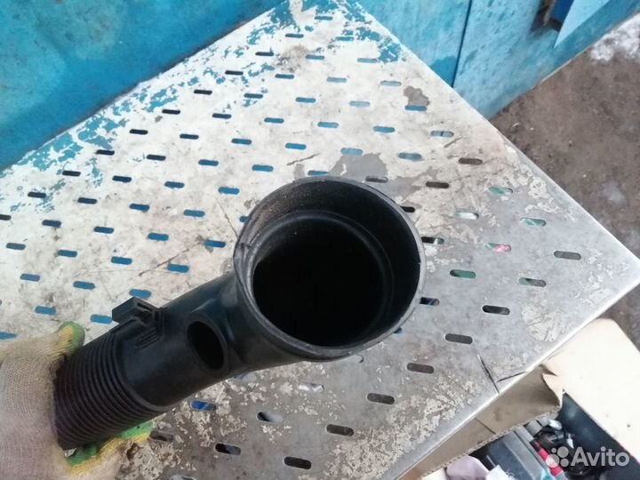 Воздуховод двигателя 1.2 Opel Corsa D