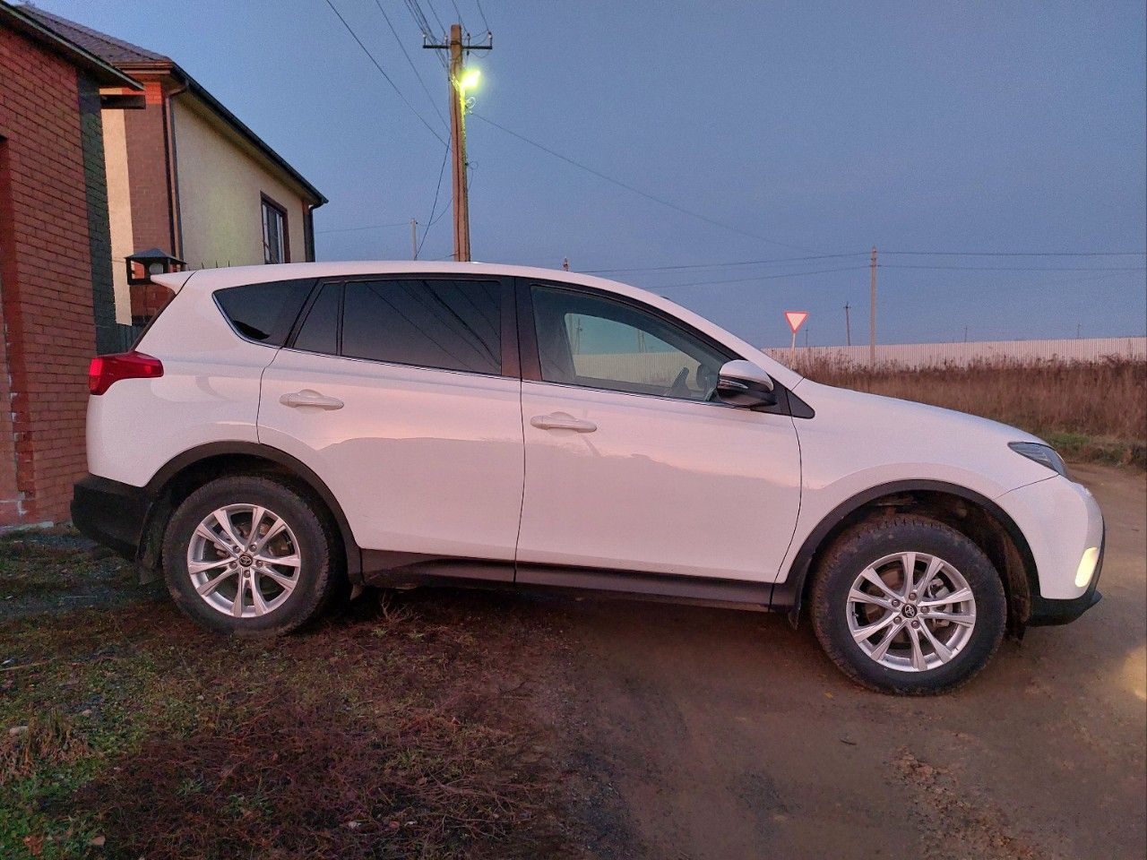 Toyota RAV4: фото владельца