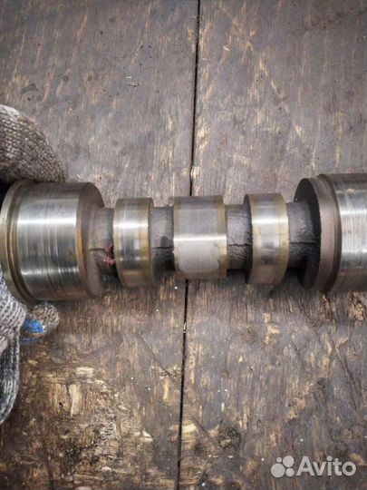 Распредвал правой гбц 6G72 24v Pajero II