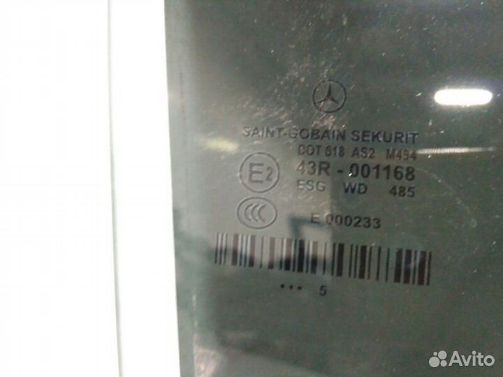 Стекло двери задней заднее правое Mercedes-Benz