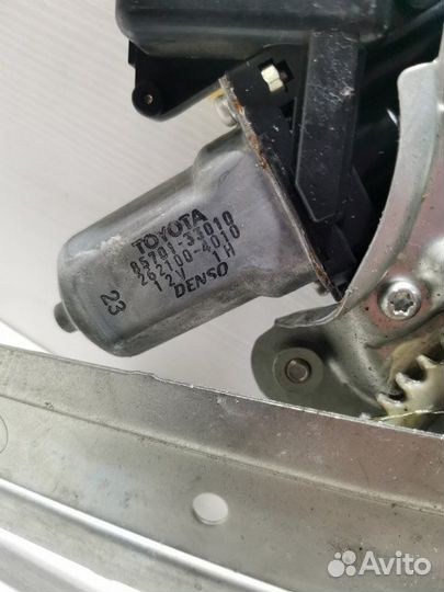 Стеклоподъемник задний правый Toyota Camry 40