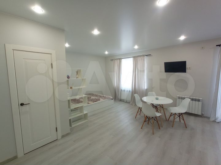 Квартира-студия, 35,7 м², 1/9 эт.