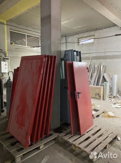 Тамбурная входная дверь