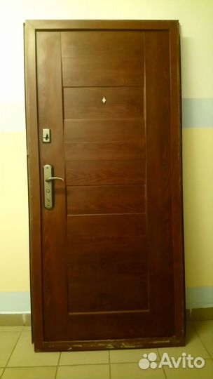 Дверь входная металлическая от застройщика