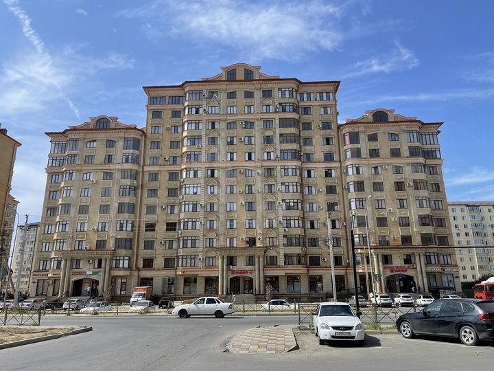 3-к. квартира, 90 м², 2/12 эт.