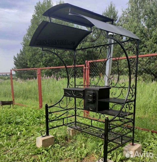 Мангал с крышей