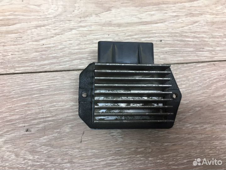 Резистор печки Pajero Montero 3 2000-2006