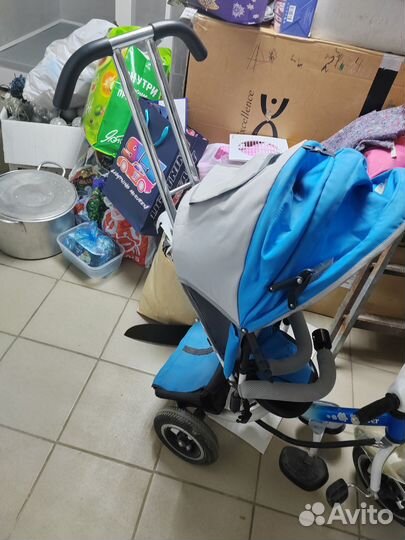 Детская коляска с педалями