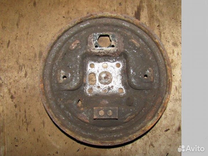 Щит опорный задний левый Fusion 2002-2012