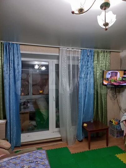 4-к. квартира, 77 м², 8/10 эт.