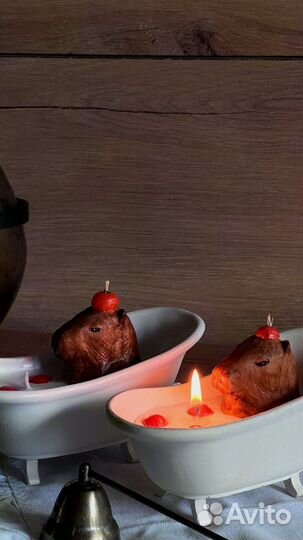 Свеча с капибарой