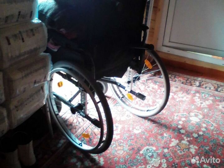 Коляска для инвалидов новая
