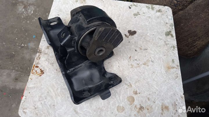 Подушка двигателя