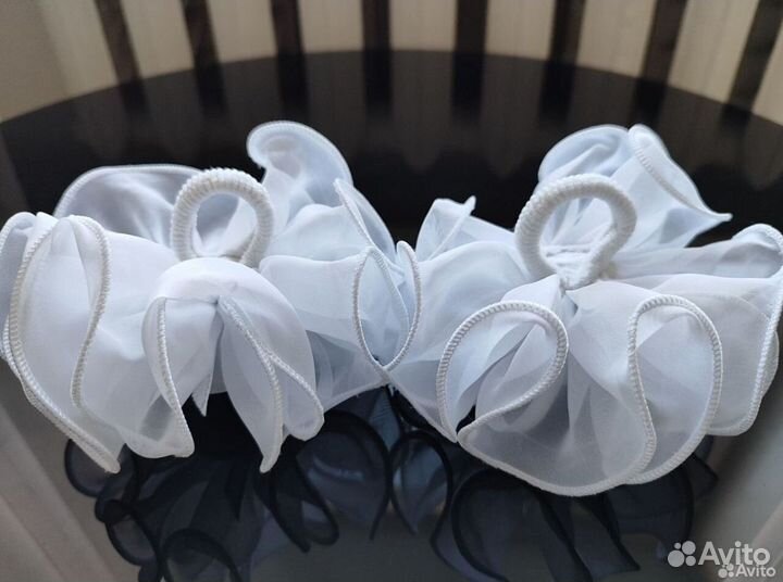 Белые банты для девочки праздничные