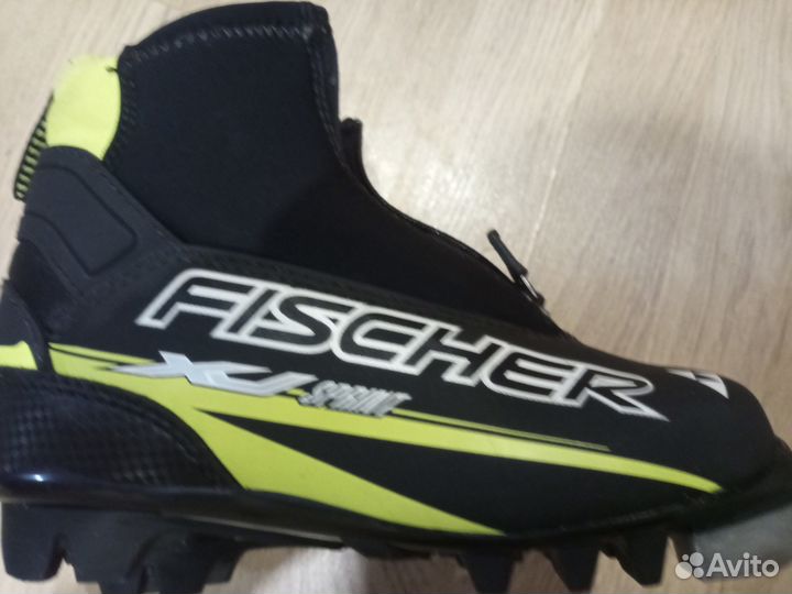 Лыжные ботинки для девочки (размер 32)