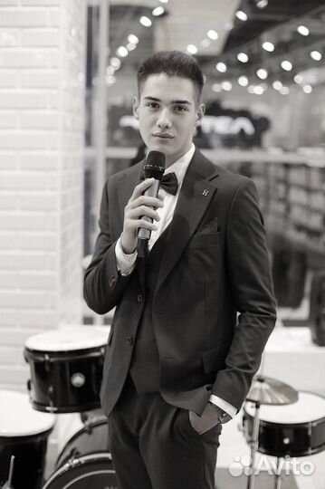 Ведущий мероприятий тамада