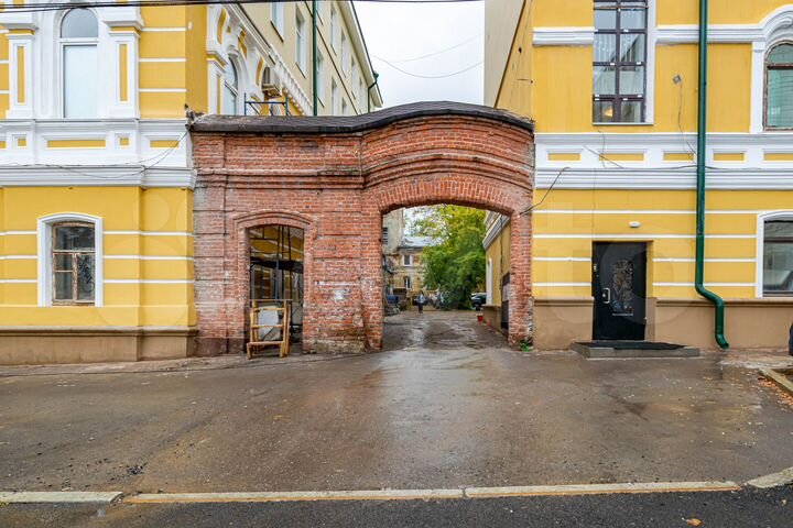 Комната 26,7 м² в 5-к., 1/2 эт.