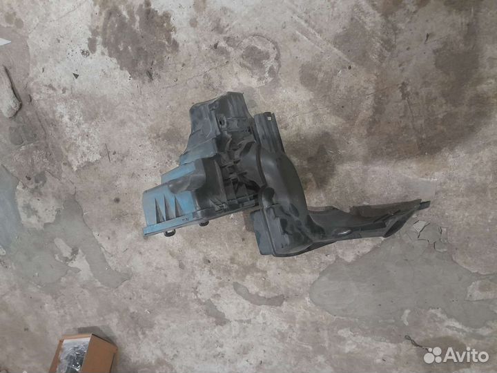 Корпус воздушного фильтра Мазда 3 бм