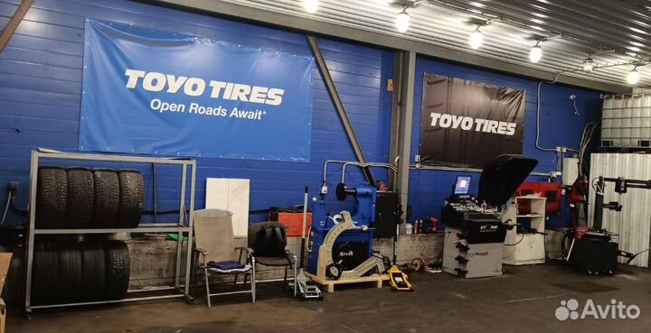 Zmax Winternova Stud II 275/40 R21 107T