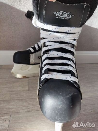 Коньки хоккейные