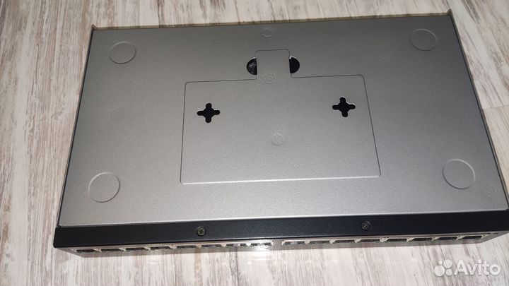 Коммутатор Cisco SG100-16 v2