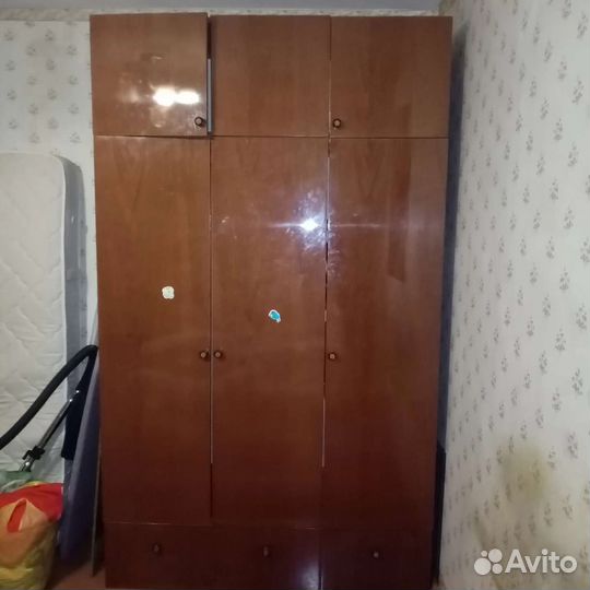 Шкаф
