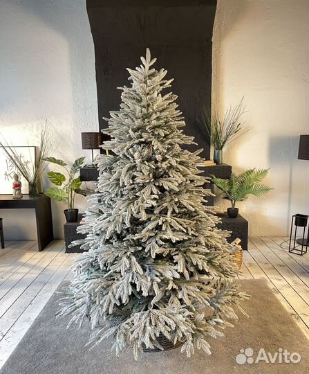 Елка искусственная