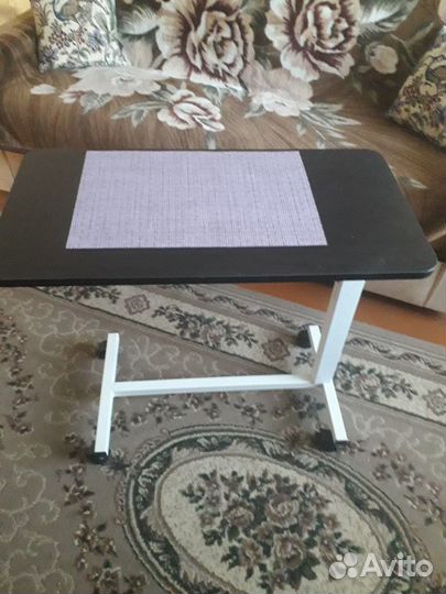 Продаю прикроватный столик