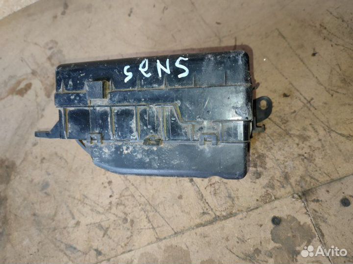 Блок реле Заз Сенс T100 1.3 2008