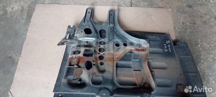 Кронштейн крепления подкрылка переднего левого