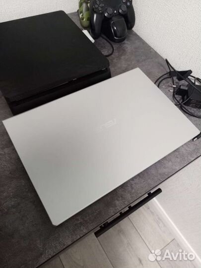 Ноутбук asus