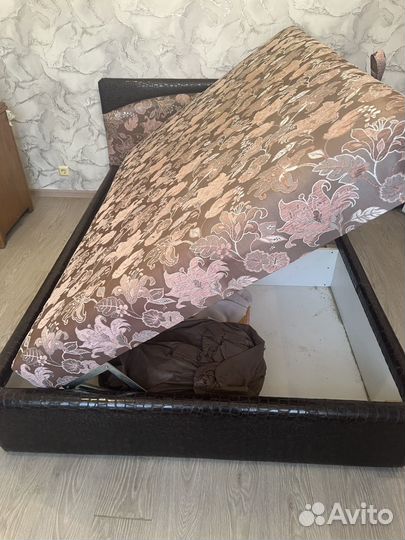 Кровать с подъемным механизмом 140х200 бу