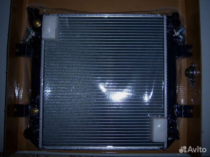 Радиатор HC 2-3,5 t R series двс Nissan TD27 K15