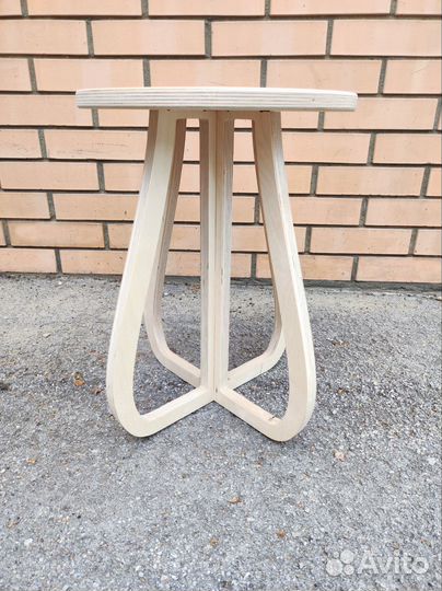 Табуретки деревянные