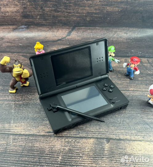 Nintendo DS Lite(Новая,Комплект,Прошивка R4,Игры)