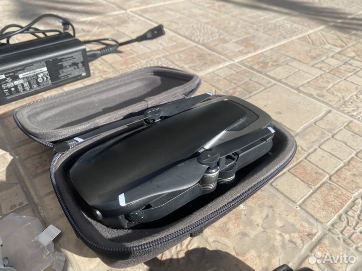 Продам квадрокоптер Dji mavic air