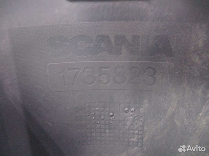 Кожух рулевой колонки Scania 1735823