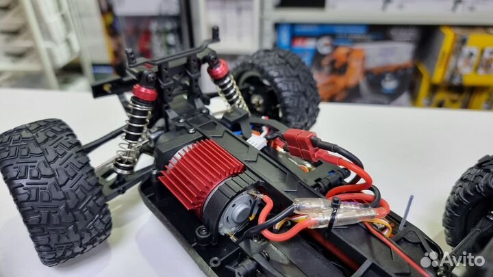 Радиоуправляемая машина монстр Remo Hobby RH1631