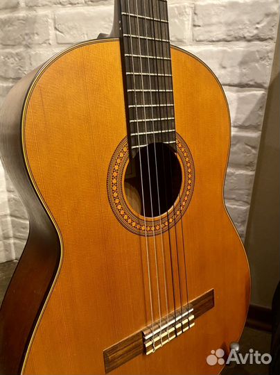 Классическая гитара Yamaha