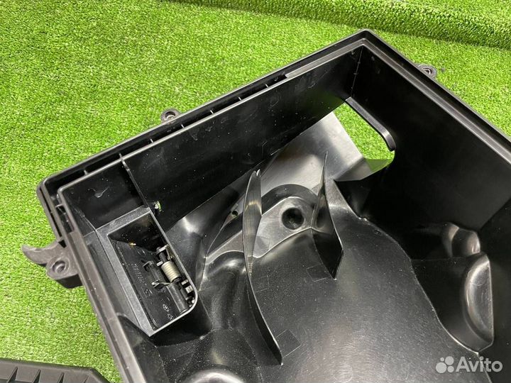 Корпус воздушногo фильтра BMW 7 G11/G12 2020