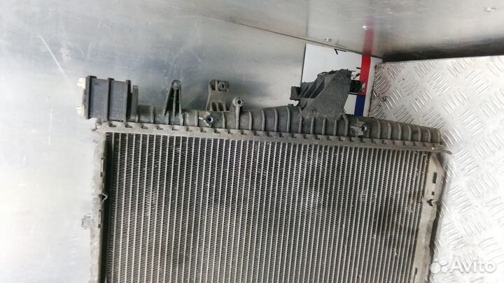 Радиатор системы охлаждения на Volkswagen T5