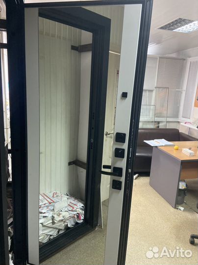 Дверь входная