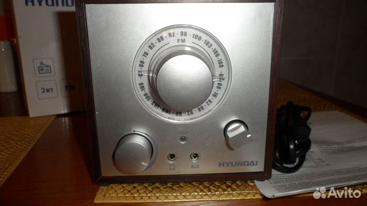 Радиоприемник Hyundai H-SRS100