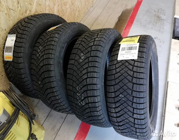 Pirelli Ice Zero FR 225/45 R19