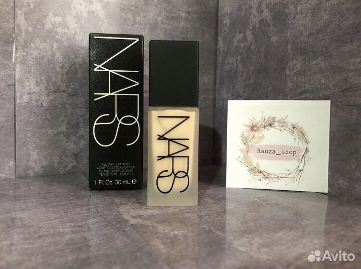 Тональная основа Nars