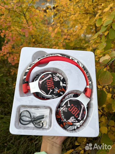 Беспроводные наушники JBL Tune 1000BT