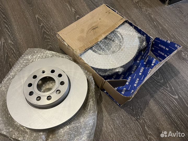 Тормозные диски передние 1K0615301T VAG