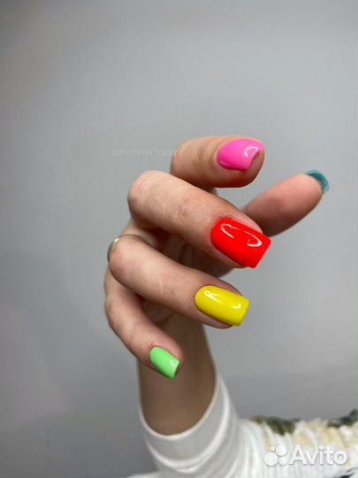 Маникюр с покрытием гель-лаком