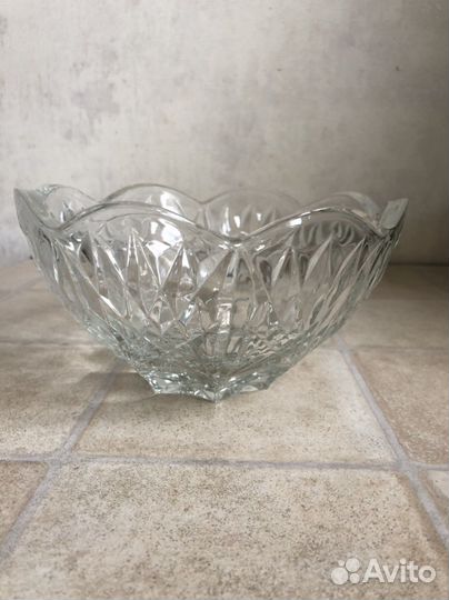 Хрустальная ваза, стаканы, стопки