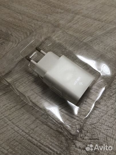 Сетевое зарядное устройство, блок для зарядки